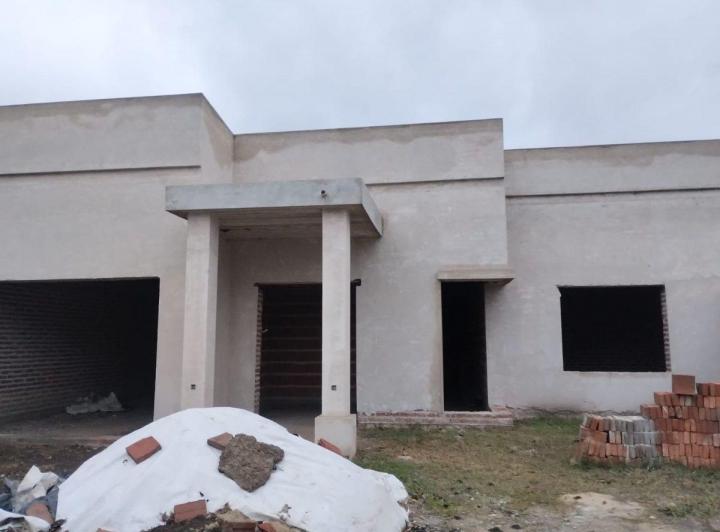 Casa · 140m² · 4 Ambientes · 1 Cochera