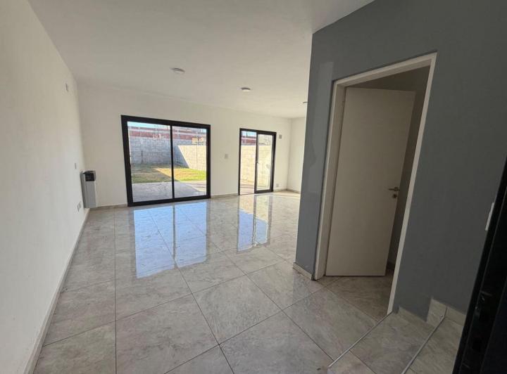 Casa · 100m² · 4 Ambientes · 1 Cochera