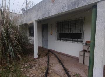 Casa · 80m² · 3 Ambientes · 1 Cochera · Casa en Florencio Varela