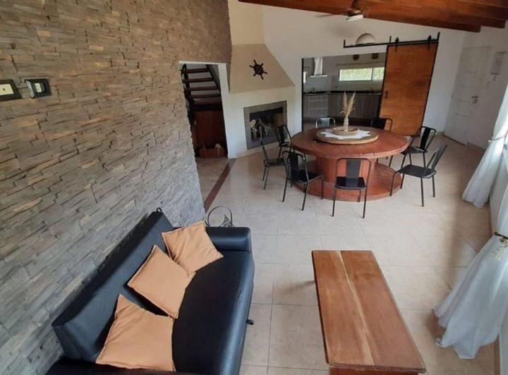 Casa · 127m² · 8 Ambientes