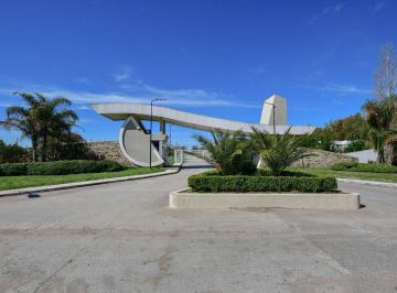 Terreno · 819m² · Lote en Venta en Las Carolinas Barrio Cerrado