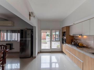 Casa de 5 ambientes, Tres de Febrero · Venta Casa 5 Ambientes Loma Hermosa