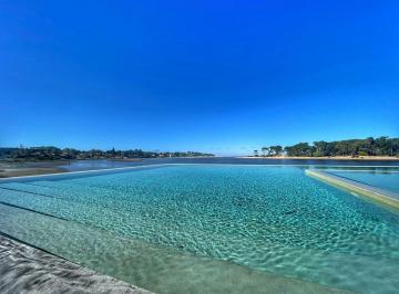 Departamento · 151m² · 4 Ambientes · 1 Cochera · Venta de Apartamento en La Barra Frente Al Mar