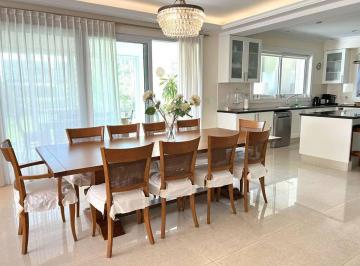 Casa · 300m² · 4 Ambientes · 3 Cocheras · Venta Casa Nuevo Quilmes