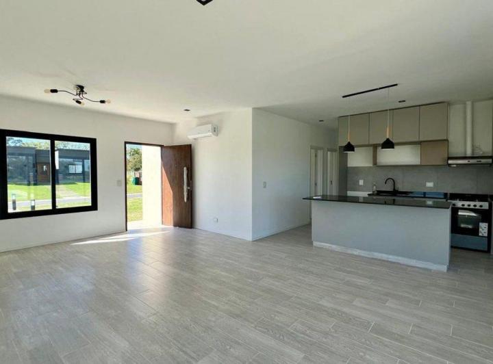 Casa · 107m² · 4 Ambientes · 1 Cochera