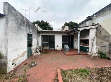 Casa · 128m² · 4 Ambientes · 1 Cochera · Casa 4 Amb Cochera/patio a Refac Gran Potencial
