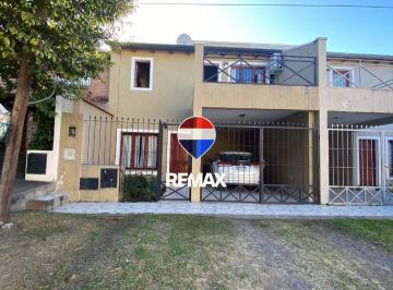 Casa · 115m² · 4 Ambientes · 1 Cochera · Venta Duplex 4 Ambientes en Grand Bourg, Salta