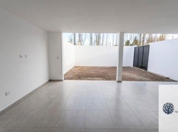 Casa de 3 ambientes, Neuquén · Casa en Venta C/ Cochera en Confluencia Urbana