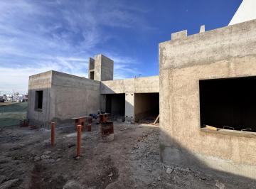 Casa · 70m² · 3 Ambientes · 1 Cochera · Venta Duplex 2 Dorm. Rincones de Manantiales Entrega 60% Saldo en Cuotas