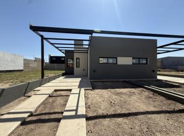 Casa · 70m² · 3 Ambientes · 1 Cochera · Venta Duplex 2 Dorm Docta Av Planta Baja con Radiadores