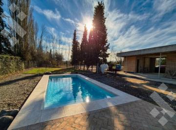 Casa · 320m² · 5 Ambientes · Casa Nivel Gerencial en Una Sola Planta