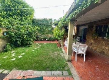 Casa · 130m² · 5 Ambientes · 2 Cocheras · Venta - Casa de Tres Dorm. Apta Credito con Patio - La Florida