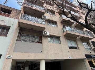 Departamento de 1 ambiente, Rosario · Monoambiente en Alquiler en Ituzaingó 1300 | Contrafrente con Amplio Balcón