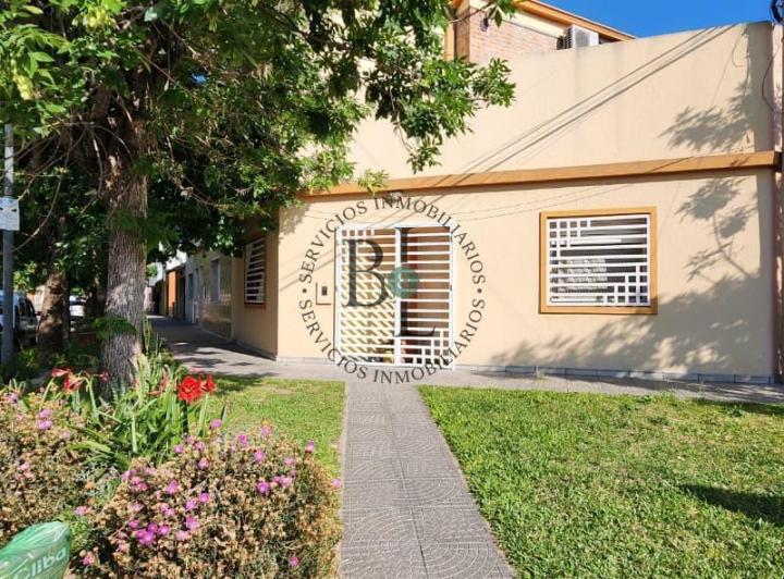 Casa · 113m² · 8 Ambientes