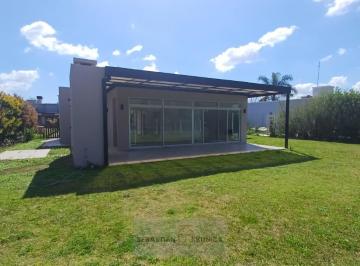 Casa · 150m² · 4 Ambientes · 2 Cocheras · Casa en San Matias