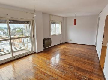 Departamento · 76m² · 5 Ambientes · 1 Cochera · Colon 2300 - 3 Dorm. y Cochera - Balcón