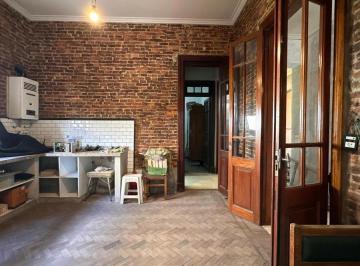 Casa · 150m² · 7 Ambientes · 1 Cochera · Venta Casa a Reciclar