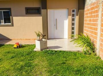 Casa · 130m² · 3 Dormitorios · Casa - Zona Sur