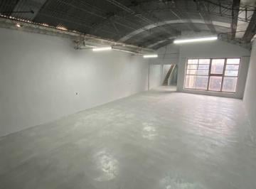Bodega-Galpón · 900m² · Galpon de 900 m² en 3 Plantas Sobre Av Brasil Al 3000