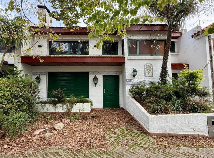 Casa · 164m² · 5 Ambientes · 1 Cochera
