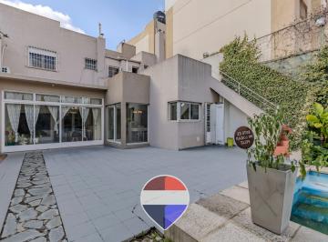 Casa · 311m² · 7 Ambientes · 2 Cocheras · Casas en Venta La Plata 3 Dorm. + Escritorio