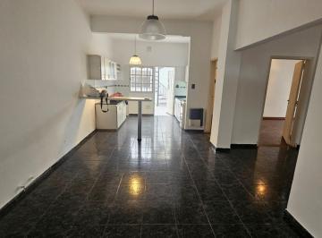 Casa · 145m² · 6 Ambientes · 1 Cochera · Venta Casa 3 Dorm. con Patio en Fisherton