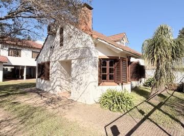 Casa · 65m² · 3 Ambientes · 1 Cochera · Casa Zona Costanera y Parque Quirós