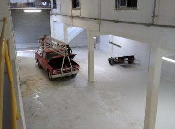 Bodega-Galpón · 800m² · Galpón en Alquiler en Tres de Febrero