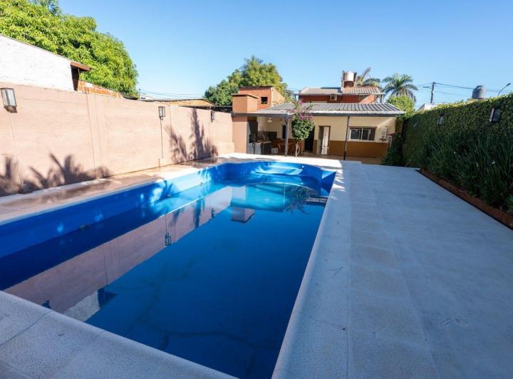 Casa · 250m² · 5 Ambientes · 1 Cochera