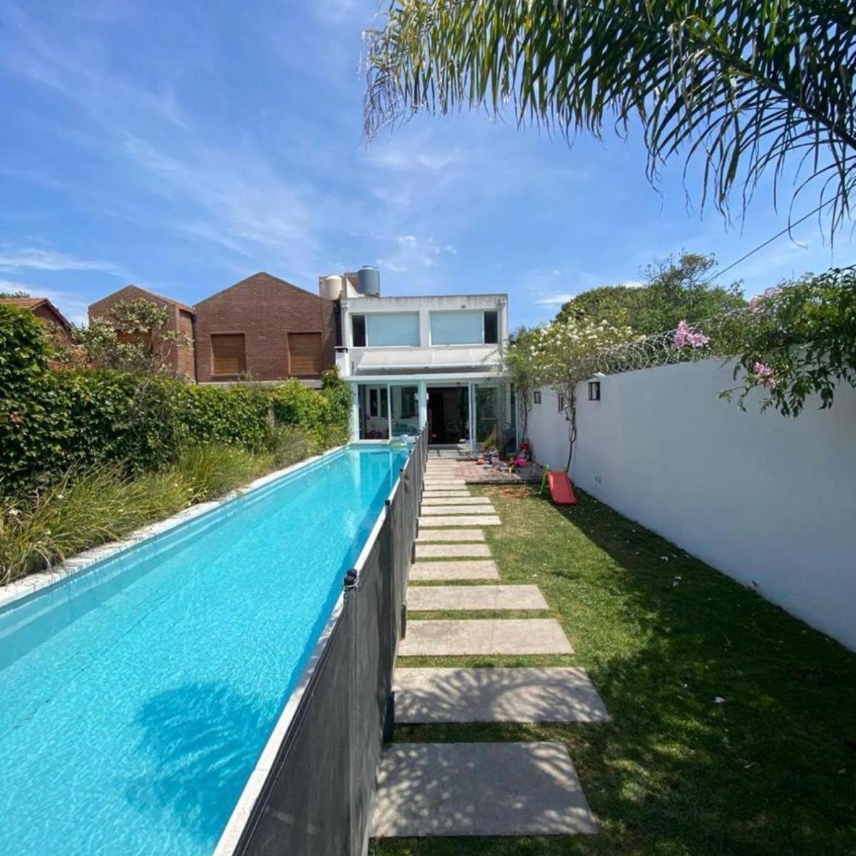 Casa moderna en venta en Parque Luro, 4 amb, 176m², con piscina y parque
