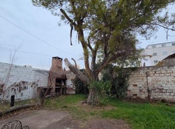 Casa · 4 Ambientes · 1 Cochera · Casa de 3 Dorm en Alquiler