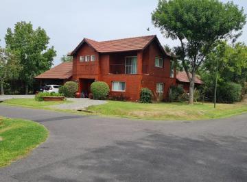 Casa · 360m² · 5 Dormitorios · 2 Cocheras · Barrio Privado Santa Ana