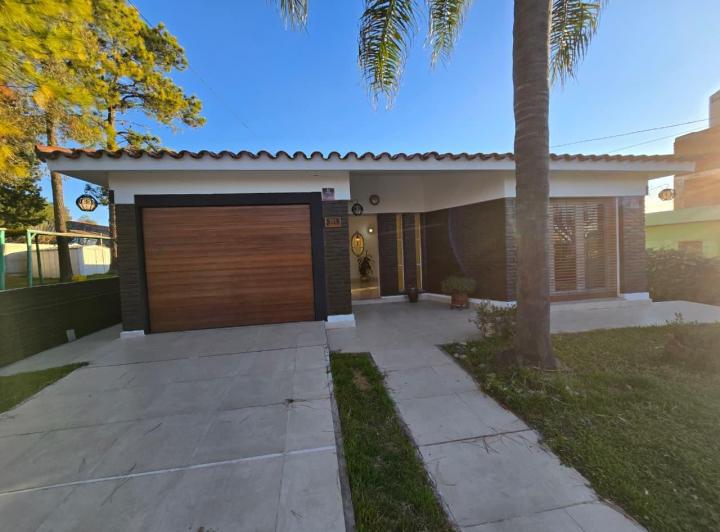 Casa · 218m² · 4 Dormitorios