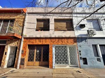 PH · 93m² · 5 Ambientes · 1 Cochera · PH en 2 Plantas en Tolosa con Local y Garage