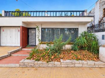 Casa · 300m² · 4 Dormitorios · 1 Cochera · Venta Casa 4 Dorm. en La 5ta Seccion a Pasos del Parque