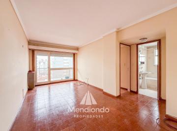 Departamento · 41m² · 2 Ambientes · 1 Cochera · Depto 2 Amb. Al Frente con Balcón. Cochera Cubierta. Chauvín - Alberti 2300.