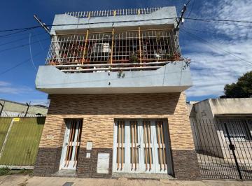 Casa · 110m² · 2 Dormitorios · 1 Cochera · Casa en Zona Sur