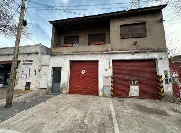Casa de 4 ambientes, General San Martín · Gran Casa con Cochera + Local en Venta