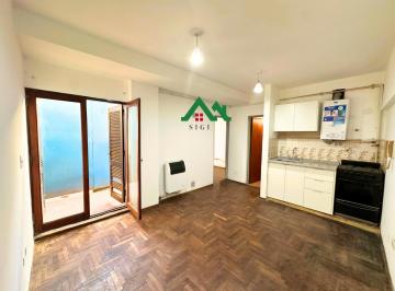Departamento · 40m² · 3 Ambientes · Departamento en Venta de 1 Dormitorio Desocupado con Patio en Alberdi a m del Centro