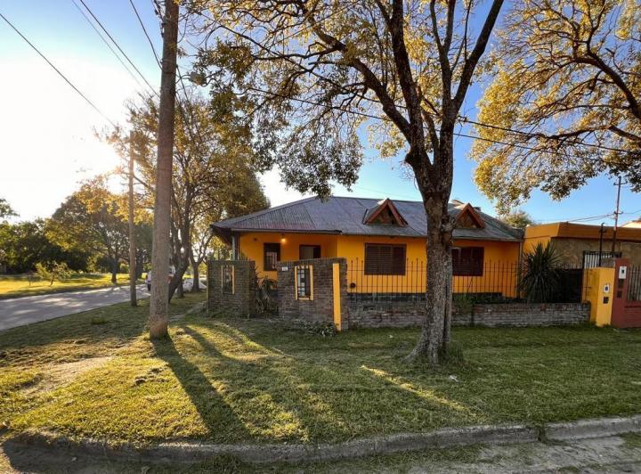 Casa · 105m² · 4 Ambientes · 1 Cochera