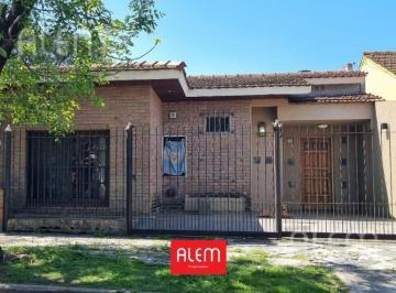 Casa · 180m² · 5 Ambientes · Casa de 3 Dorm. en Venta en Monte Grande