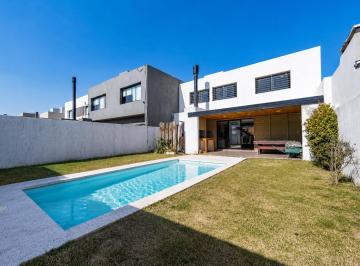 Foto · Casa. 3 Dorm. 3 Baños. Pileta. Docta Etapa 1. Malagueño