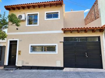 Casa · 170m² · 5 Ambientes · 1 Cochera · Venta Casa 3 Domit. Godoy Cruz Apta Credito