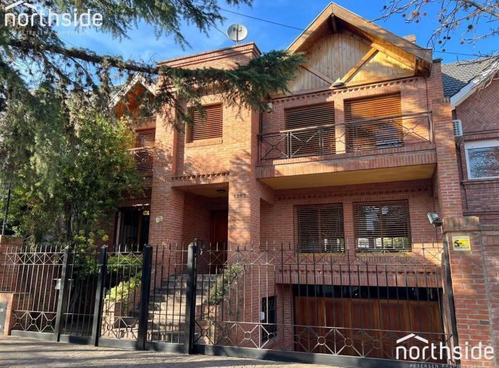 Casa · 450m² · 4 Ambientes · 1 Cochera