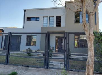 Casa · 236m² · 6 Ambientes · 2 Cocheras · Venta | Casa 3 Dorm - Barrio Tagliaferri Plottier