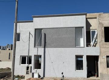 Casa · 131m² · 4 Ambientes · Duplex en Venta Cuestas de Manantiales