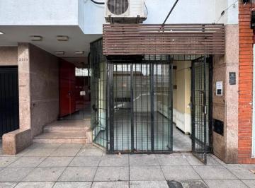 Local comercial · 40m² · Local - Centro de San Martin - Gran Vidriera