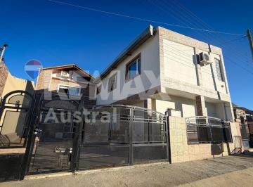 Casa · 282m² · 6 Ambientes · Casa 3 Dorm. Km 3 con Quincho