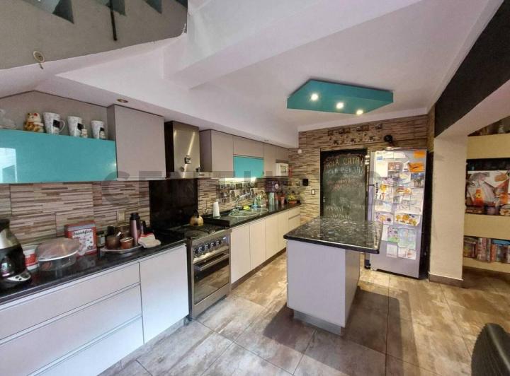 Casa · 195m² · 4 Ambientes · 1 Cochera