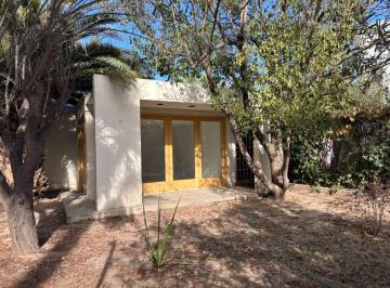 Casa · 200m² · 8 Ambientes · 4 Cocheras · Casa en Venta en Chacras de Coria